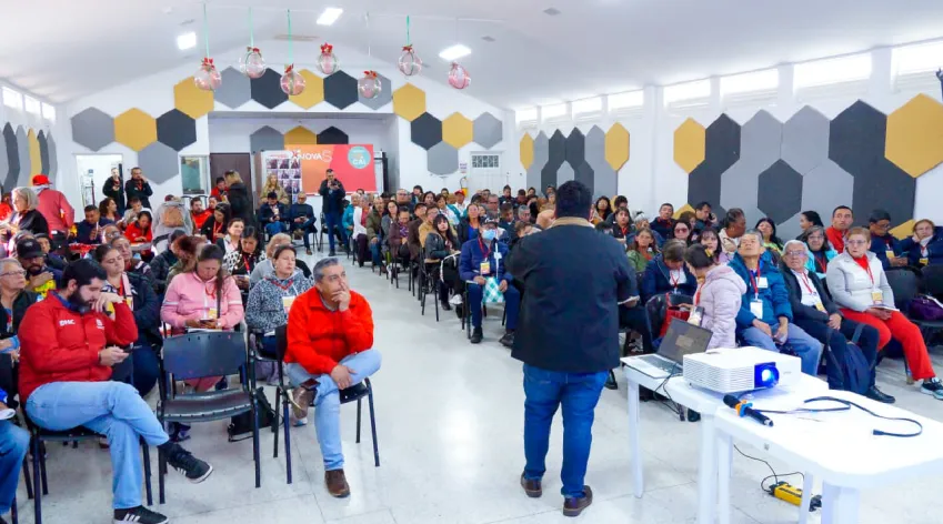 ogotá celebró la diversidad lingüística y cultural de los pueblos Raizal y Palenquero con un encuentro que fortaleció la participación ciudadana y la memoria cultural.